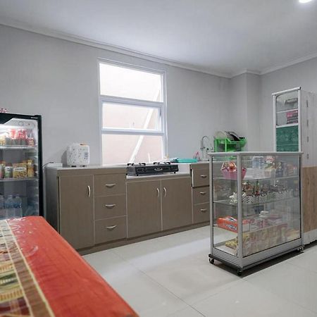 Urbanview Hotel Bari Syariah Palembang By Reddoorz Buitenkant foto
