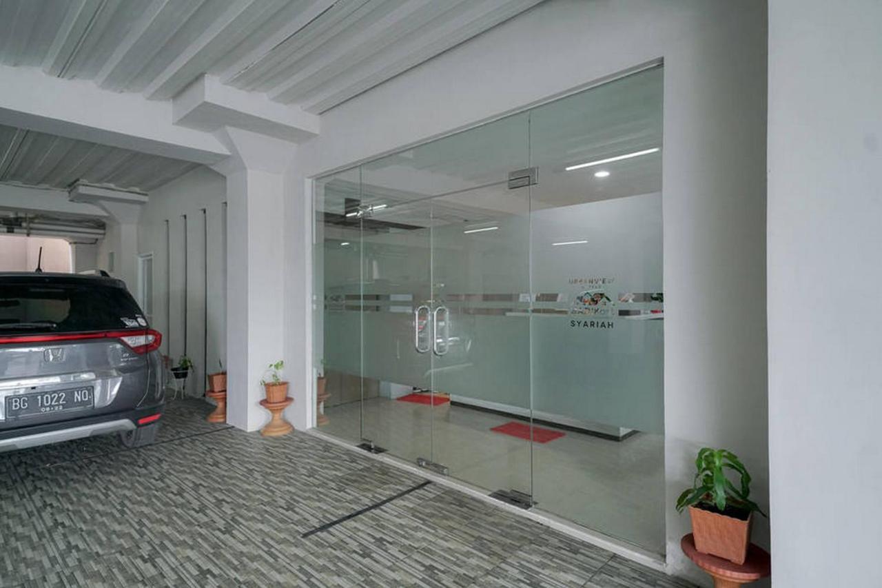 Urbanview Hotel Bari Syariah Palembang By Reddoorz Buitenkant foto