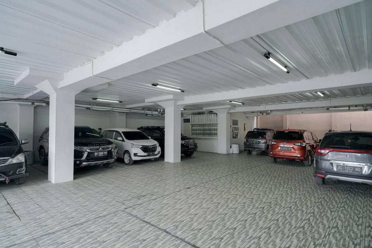Urbanview Hotel Bari Syariah Palembang By Reddoorz Buitenkant foto